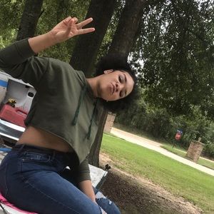 Meet your Posher, Ariel